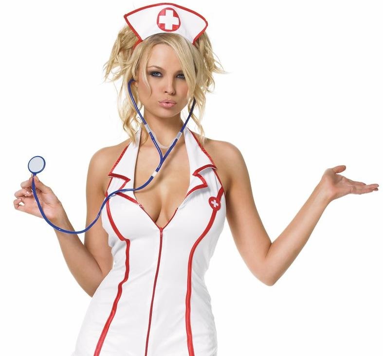 Сексуальную медсестру начали дрючать