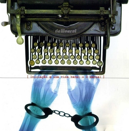 Iniciação a Uma Vida Banal - O Manual cover