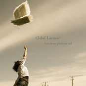 Les deux pieds au sol