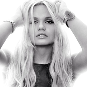 alli simpson