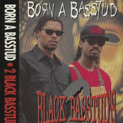 2 black basstuds