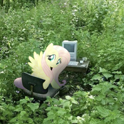 me n my puter against the world ^_^