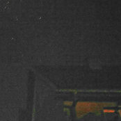 Во ноќта градот го врти својот грб на сонцето