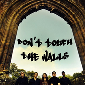 don't touch the walls