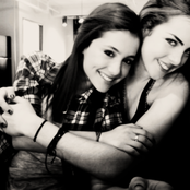 Elizabeth Gillies & Ariana Grande