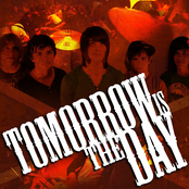 Three Screamers, One Table