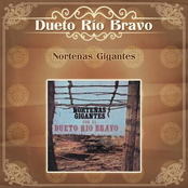 En Las Esquinas De Enfrente by Dueto Rio Bravo