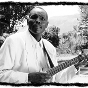 Oliver Mtukudzi