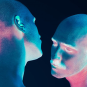 Des fragments de lumière illuminent mon corps qui se souvient