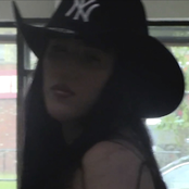 Judeline: chica de cristal