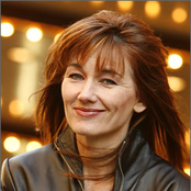 lari white