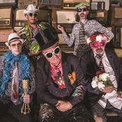 Nem! (Az Eszperantó Királyság Hivatalos Himnuszai)