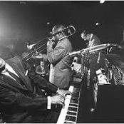 Earl Hines Plays Hits He Missed