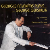 Plays... George Gershwin