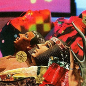 Jams And The Giant Peace