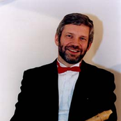 Michael Schneider