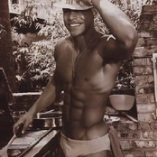 paris hilton does the dishes