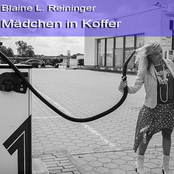 Mädchen in Koffer