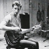 Billy Bragg photo provided by Last.fm