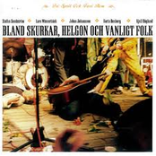 Bland Skurkar, Helgon Och Vanligt Folk