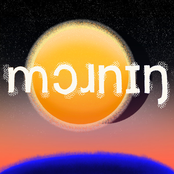 Mɔɹnɪŋ (Morning / /Mourning)