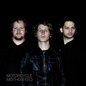 Motorcycycle Motherfeed