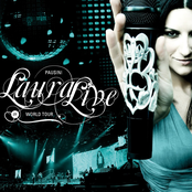 Con La Musica Alla Radio by Laura Pausini