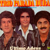 O Amor E O Asilo by Trio Parada Dura