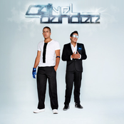 Cali Y El Dandee: Flybot