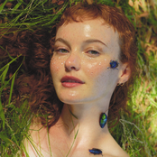 Kacy Hill: BUG