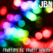 Fedetlen és fedett keblek