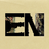En