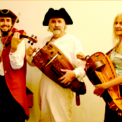 the hurdy-gurdy band