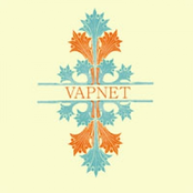 Tusen Mot En by Vapnet