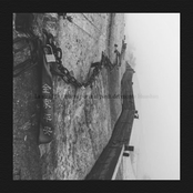 La strada a sinistra porta ai piedi del monte Huashan