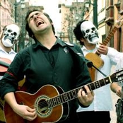 Angelo Pierattini Y Las Calaveras Errantes