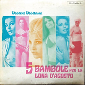 5 bambole per la luna d'agosto