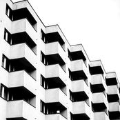 ESSENTIAL parallels 002