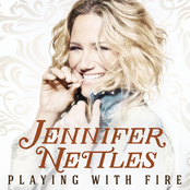 Jennifer Nettles: Playing with Fire