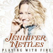 Jennifer Nettles: Playing With Fire