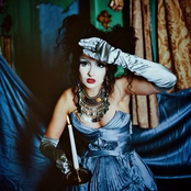 Valencia Grace: Everything Reminds Me Of You