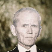 Um Homem Com Grãos E.P.