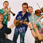 Maddy Prior & The Carnival Band