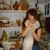 Natalie Jinju: velvet bow