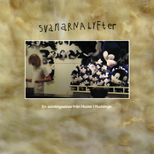 Svanarna Lyfter: En Samlingsskiva Från Huset i Huddinge