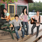 Joe Jonas, Demi Lovato, Alyson Stoner, Anna Maria Perez De Taglé & Nick Jonas