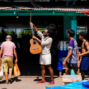 Um Homem, um Violão e um Canivete
