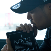 I NOVEL - Single