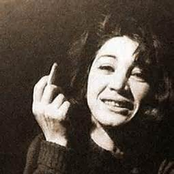 Tanhaa Sedaast Ke Mimaanad