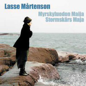 Yö Meren Rannalla by Lasse Mårtenson